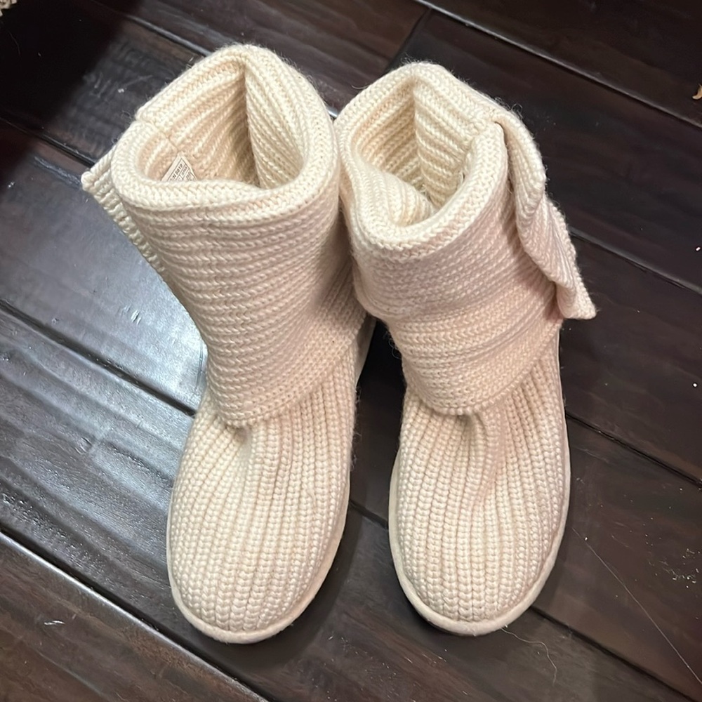 Ugg boots size 8, cream color
